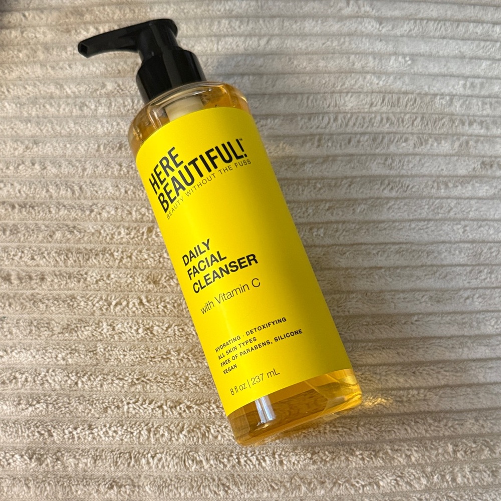 Yellow Daily Facial Cleanser with Vitamin C